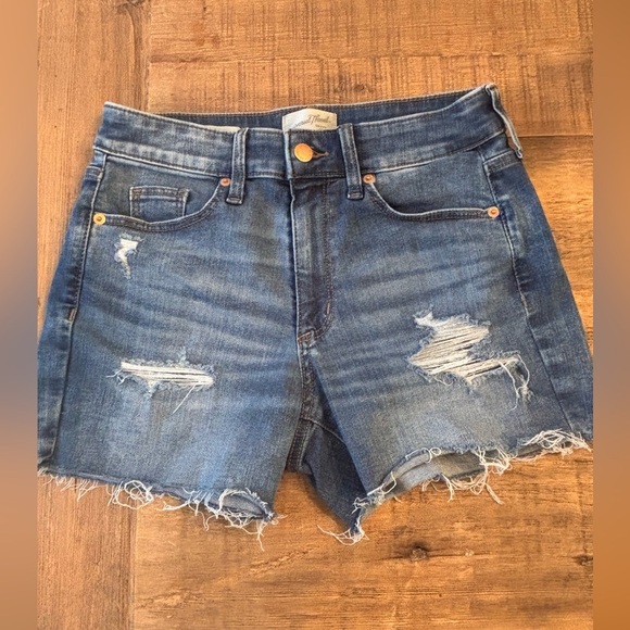 Universal Thread High Rise Denim Blue Distressed Shorts Women’s Sz-4 (27) EUC - Picture 1 of 11